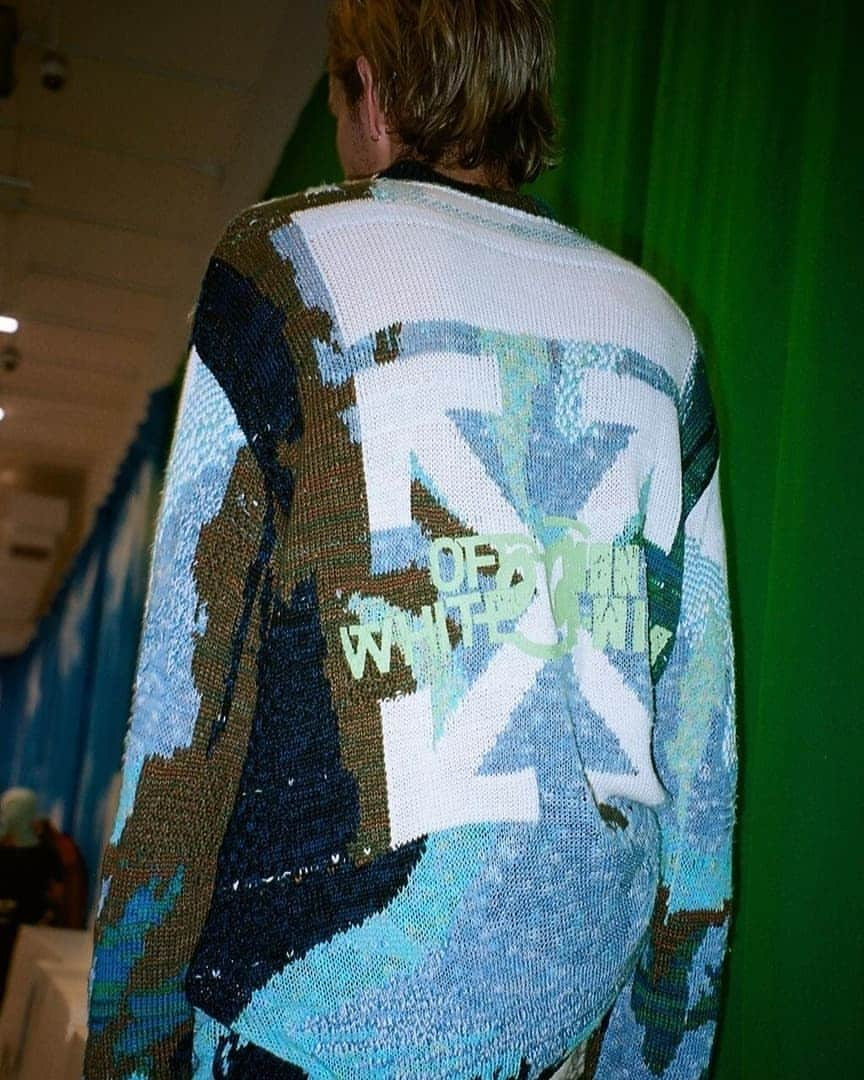 OFF-WHITE C/O VIRGIL ABLOHさんのインスタグラム写真 - (OFF-WHITE C/O VIRGIL ABLOHInstagram)「fw19 men's Off-White™ now available at @em___pty___gallery. model c/o @plasticpicnic photographer c/o @sam.snelling」9月21日 22時00分 - off____white