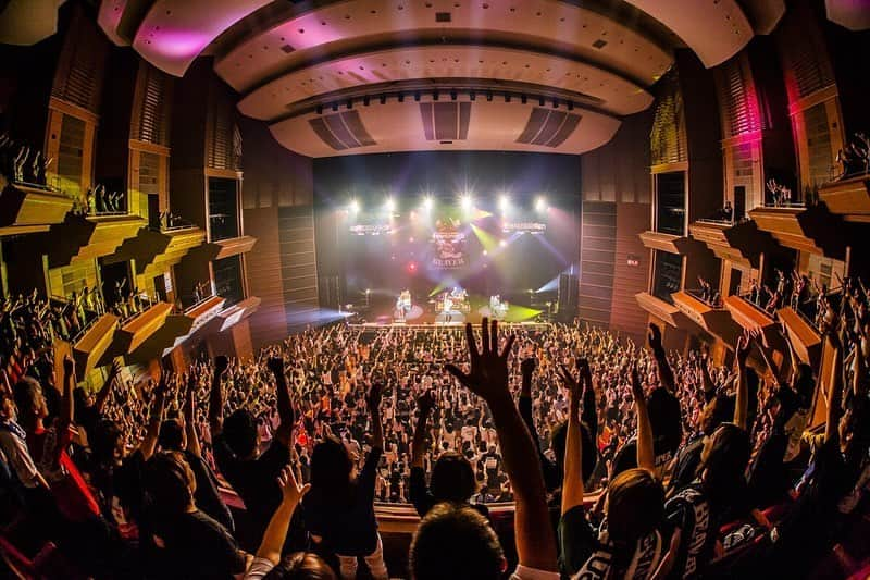 藤原広明さんのインスタグラム写真 - (藤原広明Instagram)「都会のラクダ“ホール＆ライブハウス”TOUR 2019〜立ちと座りと、ラクダ放題〜  サンポートホール高松 大ホール  高松のあなたにびっくらぶっ！！🦍🦍🦍🦍 photo by @cazrowAoki」9月21日 22時02分 - hiroaki_drums_superbeaver