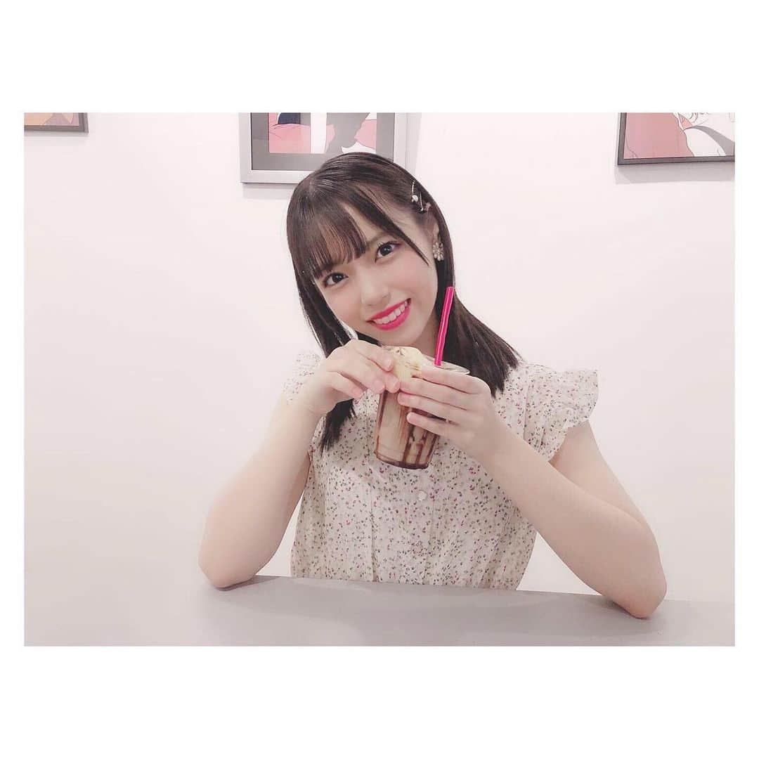 岩田陽菜さんのインスタグラム写真 - (岩田陽菜Instagram)「#カフェ 〜🍫🍨🍼💕﻿ ﻿ ﻿ ﻿#carboncoffee #福岡 #福岡カフェ #cafe #天神 #博多 #天神カフェ #chocolate #float #アイス﻿ #私服 #ワンピース #emsexcite #花柄 #花柄ワンピース #accessory #ヘアピン #earring #NICECLAUP﻿ ﻿」9月21日 22時07分 - hina_naso_stu48