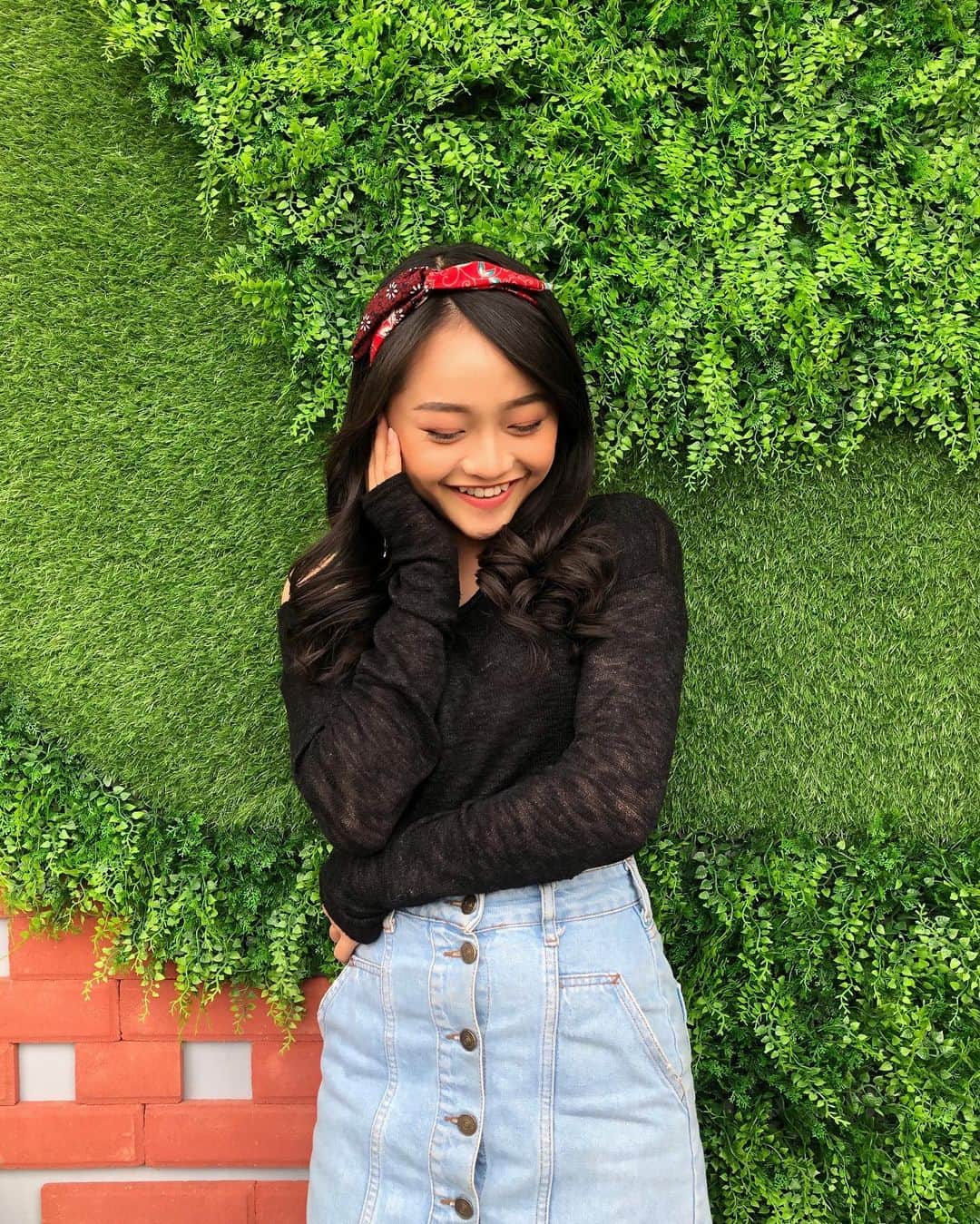 ロナ・アングラエニのインスタグラム：「Thank you Palembang!♥️ Semoga bisa sering2 kesini lagi ☺️😊 #JKT48CircusPalembang #jkt48circuspart4 #KEROKAN #keROCKan」