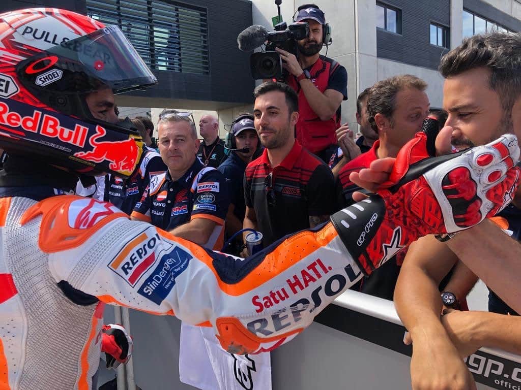 レプソル・ホンダのインスタグラム：「And that’s nine in 2019! Pole at the #AragonGP 🇪🇸」