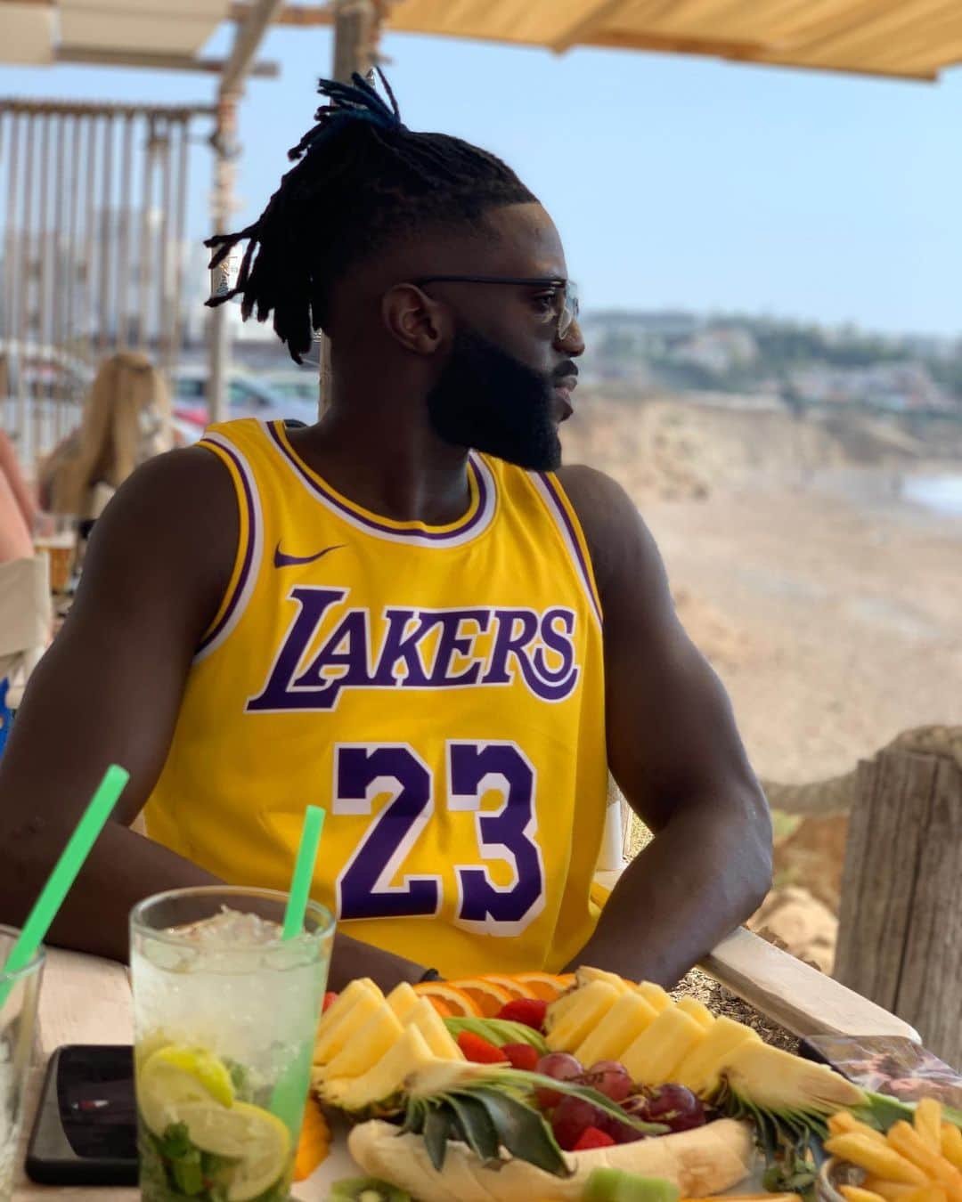 バカリ・サコのインスタグラム：「Wonderful afternoon with the family ❤️🙏🏾 #blessed #grateful #family #cyprus」