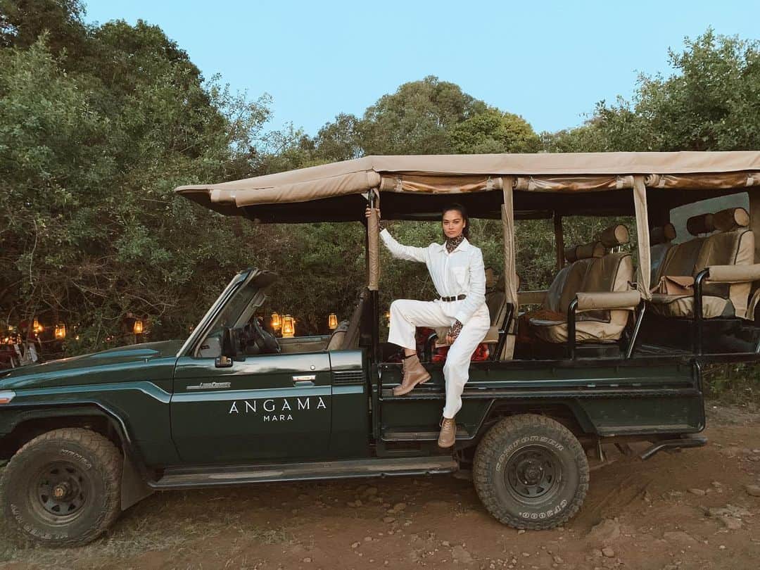 シャニーナ・シャイクのインスタグラム：「Off to find my Tarzan ...」