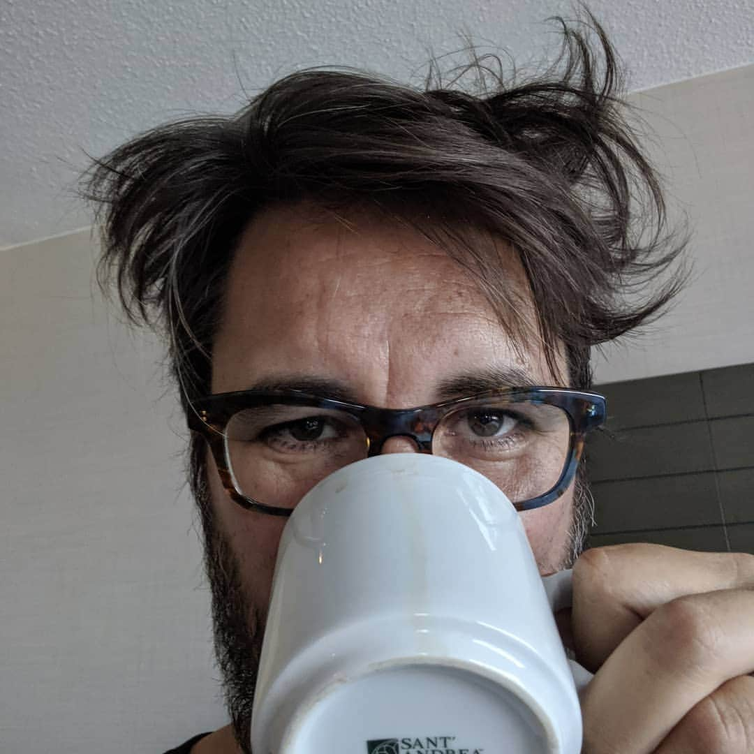 ウィル・ウィトンさんのインスタグラム写真 - (ウィル・ウィトンInstagram)「This morning's bedhead isn't particularly memorable, but is presented by request.」9月21日 22時45分 - itswilwheaton