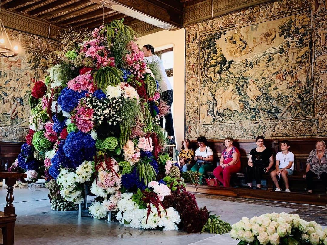 椎木俊介さんのインスタグラム写真 - (椎木俊介Instagram)「Botanical Sculpture in Chaumont-sur-Loire  Date: September 21-22, 2019 Time: 10:00-19:30 (Sat/Sun) /  16:00 gift the flowers to visitors on Sunday Location: Chaumont-sur-Loire, France  #azumamakoto #makotoazuma #amkk #東信 #東信花樹研究所 #botanicalsculpture #chaumontsurloire #france #amkkproject #flowers #flowerart」9月21日 22時50分 - shiinokishunsuke