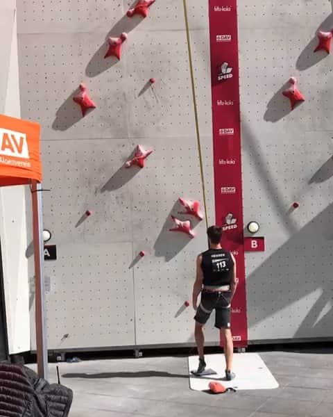 ヤン・ホイヤーのインスタグラム：「German combined nationals are under way and I won Speed qualification with  6,788 seconds. Psyched to race again in finals tomorrow 😎 @mammut_swiss1862  @madrockclimbing」