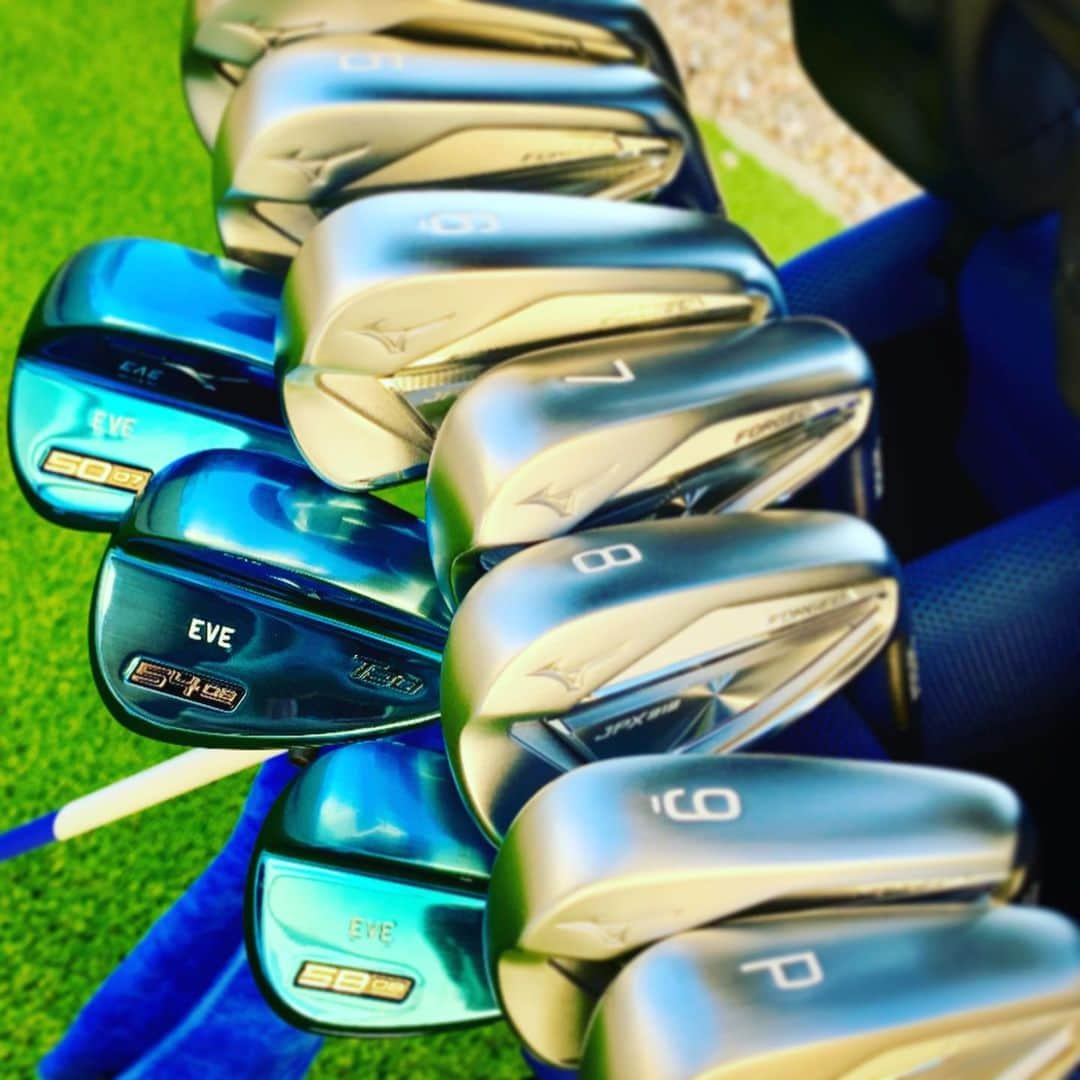 イブ・ミュアヘッドさんのインスタグラム写真 - (イブ・ミュアヘッドInstagram)「Wowsers! My new Mizuno custom fitted clubs are sweeeet! Can’t wait to hit the course a little more with these beauts🏌️‍♀️⛳️ And 💙 my personalised wedges👇  @mizunoeurope @mizunofitter @mizunoeuropegolf」9月21日 23時06分 - evemuirhead