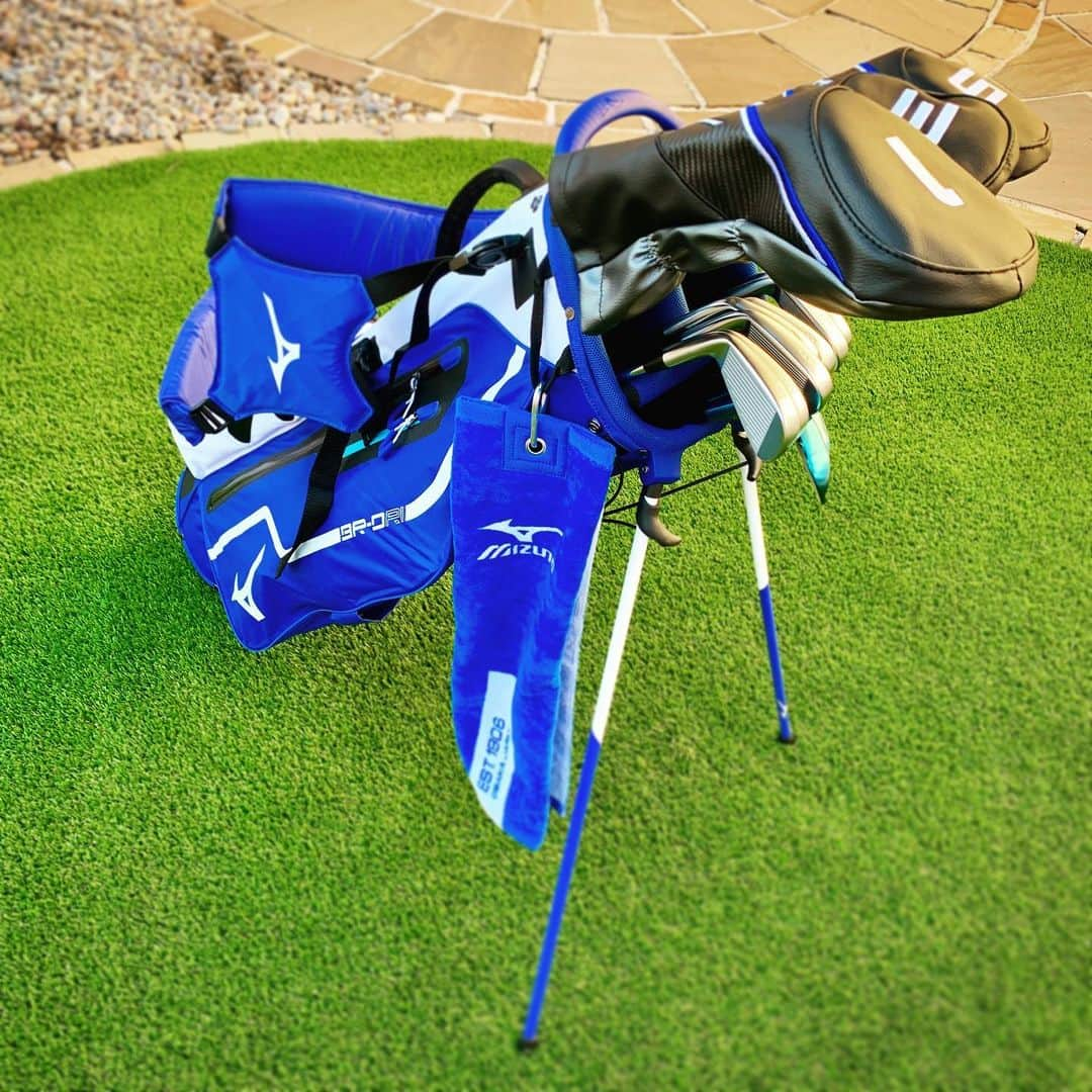 イブ・ミュアヘッドさんのインスタグラム写真 - (イブ・ミュアヘッドInstagram)「Wowsers! My new Mizuno custom fitted clubs are sweeeet! Can’t wait to hit the course a little more with these beauts🏌️‍♀️⛳️ And 💙 my personalised wedges👇  @mizunoeurope @mizunofitter @mizunoeuropegolf」9月21日 23時06分 - evemuirhead