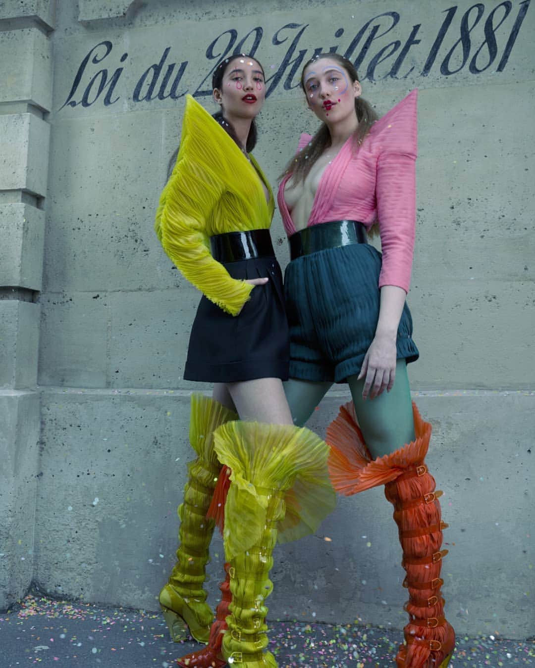 ジャンポール・ゴルチエさんのインスタグラム写真 - (ジャンポール・ゴルチエInstagram)「A la pointe de la mode, siamese twin sisters @koukla.lapidus and @milla.lapidus in #GaultierParis #SS19 for @irkmagazine. Photographed by @french_cowboy. Styled by @thecannonmediagroup.」9月21日 22時59分 - jeanpaulgaultier