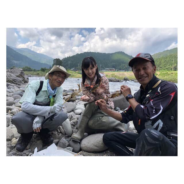 柳野玲子さんのインスタグラム写真 - (柳野玲子Instagram)「現在放送中の釣りビジョン「参るぞ狼」🐺✨ 岐阜県の郡上八幡へ行き、郡上鮎の美味しさの秘密を探ってきました(*´꒳`*)💞 ブランド鮎、絶品過ぎて3つも食べちゃった😋✨ 是非、ご覧ください♪ #釣り #釣りビジョン #参るぞ狼 #岐阜 #岐阜県 #郡上八幡 #鮎 #郡上鮎 #鮎釣り #友釣り #鮎の塩焼き #ブランド鮎 #大自然 #自然大好き」9月21日 23時02分 - yanaginoreiko