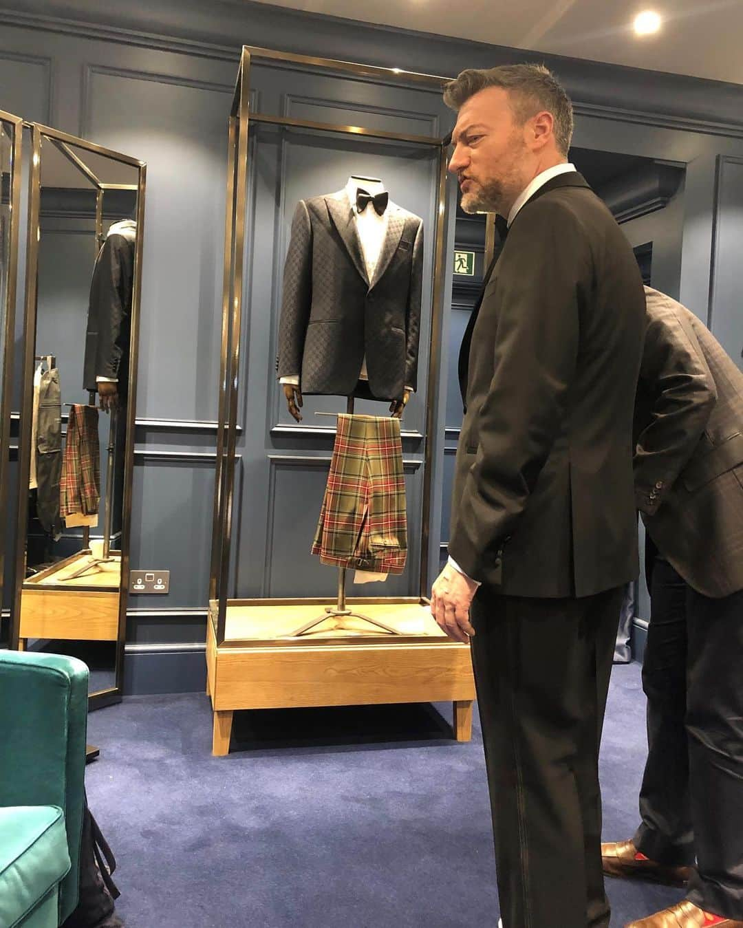 チェスターバリーさんのインスタグラム写真 - (チェスターバリーInstagram)「Black Mirror creator, Charlie Brooker, recently visited us for his Chester Barrie fitting ahead of the 71st Primetime Emmy Awards this Sunday. The dystopian series’ interactive film, Bandersnatch, which was released on @netflixuk last year, has been nominated for Outstanding Television Movie. We wish Charlie the best of luck, and can’t wait to see his red carpet look. . . . #ChesterBarrie #CharlieBrooker #BlackMirror #Netflix #71stEmmyAwards #Emmys #2019Emmys #Style #menslifestyle #Awards #RedCarpet #RedCarpetStyle #CBstyle #SavileRow #Tailoring #Occasionwear #Menswear #Suit #MensFashion #Style #BritishFashion #FormalSuit #FormalSuit #FormalWear #EveningWear #StyleInspiration #MensLifestyle」9月21日 23時09分 - chester_barrie