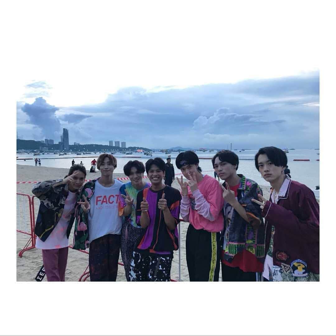 森崎ウィンのインスタグラム：「#asianidolmusicfest2019  Thank you everyone. 日本から来たホリックありがとう〜。 ျမန္မာ ပရိသတ္ မ်ား အရမ္းေက်းဇူးတင္ပါတယ္ ခင္ဗ်ာ〜 ขอบคุณมาก ๆ #森崎ウィン  #winmorisaki  #PRIZMAX  #ฉันรักประเทศไทย #โมริซากิวิน」