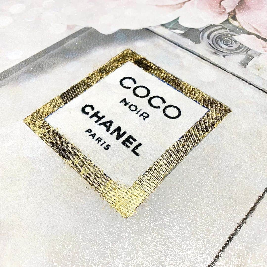 The Oliver Gal Artist Co.さんのインスタグラム写真 - (The Oliver Gal Artist Co.Instagram)「🎊It’s our birthday 🎂 in honor of our anniversary, we released a limited edition piece with gold foil and diamond dust 🤩 They’re signed by @sanchezlola and only 50 available so hurrrry✨ P.S. we’re also giving you 20% OFF site wide 😘 Don’t you just love birthdays 🎉🧁🎁 #olivergal」9月21日 23時45分 - olivergalart