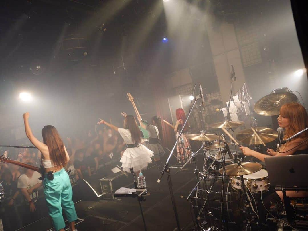 R!Nのインスタグラム：「京都MUSEありがとうございました！  前から後ろまで最高のパワーでした 熱い夜をありがとう！！ #Aldious #aldiousrin #京都 #京都muse」