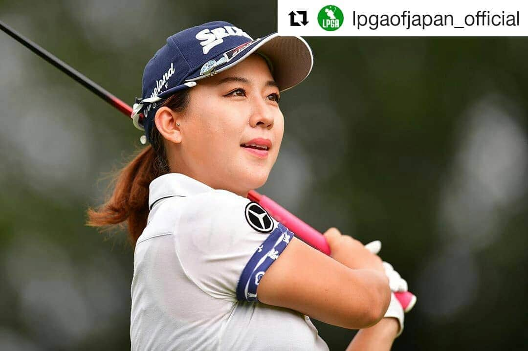 岡山放送さんのインスタグラム写真 - (岡山放送Instagram)「#Repost @lpgaofjapan_official (@get_repost) ・・・ ・ 第2日フォトギャラリー #香妻琴乃 #李知姫 #河本結 #安田彩乃 #渋野日向子 #野澤真央 #申ジエ #金田久美子 #gettysport<Atsushi Tomura/Getty images> #第50回デサントレディース東海クラシック #新南愛知カンツリー倶楽部美浜コース #デサント#ルコックスポルティフ#マンシング #愛知県#知多郡#美浜町  #フジテレビ系列#FNS#1ch#THK#東海テレビ#制作8ch#OHK#岡山放送」9月22日 0時07分 - ohk_official