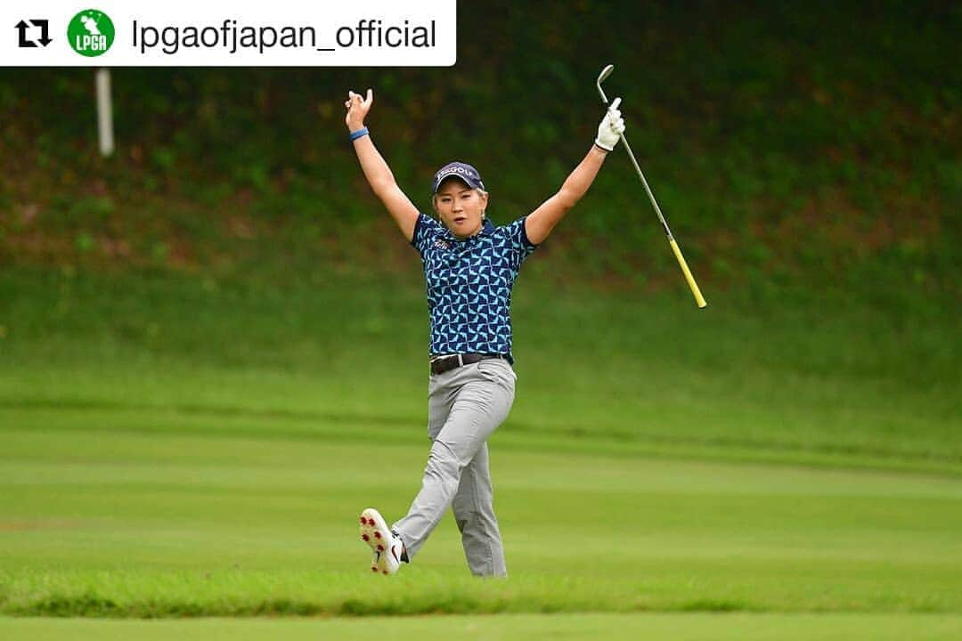 岡山放送さんのインスタグラム写真 - (岡山放送Instagram)「#Repost @lpgaofjapan_official (@get_repost) ・・・ ・ 第2日フォトギャラリー #成田美寿々 イーグル直後 #鈴木愛 #セキユウティン #イミニョン #大江香織 #キムハヌル #スマイル #gettysport<Atsushi Tomura/Getty images> #第50回デサントレディース東海クラシック #新南愛知カンツリー倶楽部美浜コース #デサント#ルコックスポルティフ#マンシング #愛知県#知多郡#美浜町  大会最終日の模様は22日 日曜ごご4時5分～放送  #フジテレビ系列#FNS#1ch#THK#東海テレビ#制作#8ch#OHK#岡山放送」9月22日 0時06分 - ohk_official