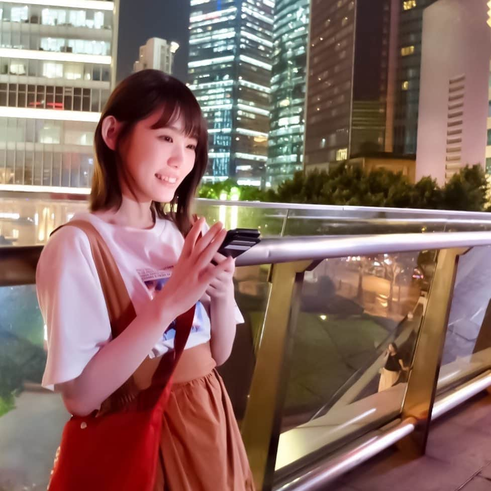 小池美波 1st写真集公式アカウントのインスタグラム：「ごめんごめん、待った？ …こんな、まるで一緒に旅しているみたいな写真集です👀✨ #みいちゃんと旅 #小池美波 #欅坂46 #みいちゃん #小池美波写真集 #みいちゃん写真集 #青春の瓶詰め」