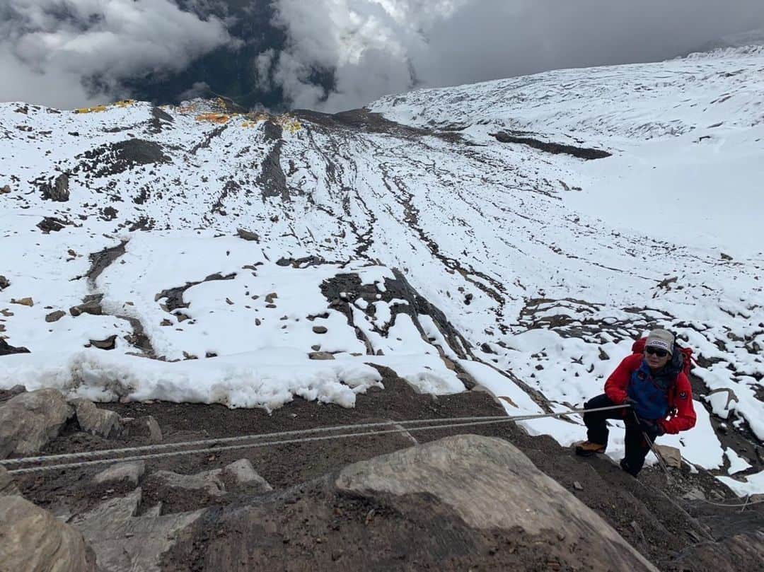 野口健さんのインスタグラム写真 - (野口健Instagram)「今日は5200mまで順応しに行きました。ベースキャンプの雪もかなり 解けました。明日からキャンプ1を目指します。」9月22日 5時49分 - noguchiken8848