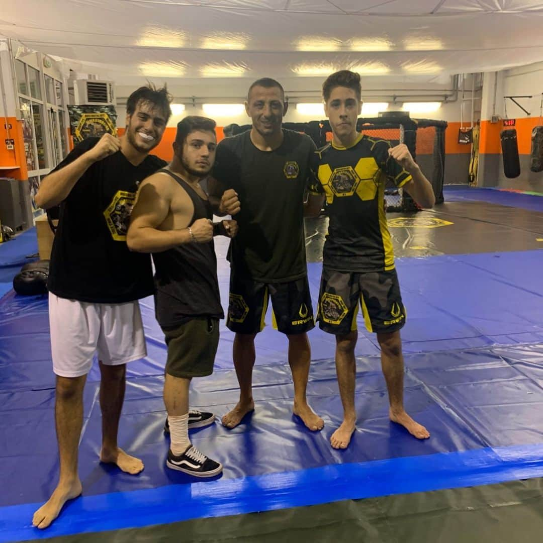 アンジェロ・パロンボさんのインスタグラム写真 - (アンジェロ・パロンボInstagram)「Friends ❤️ #mma #fighters #fight #genova #friends #ap17 #amicizia」9月22日 0時29分 - angelopalombo17