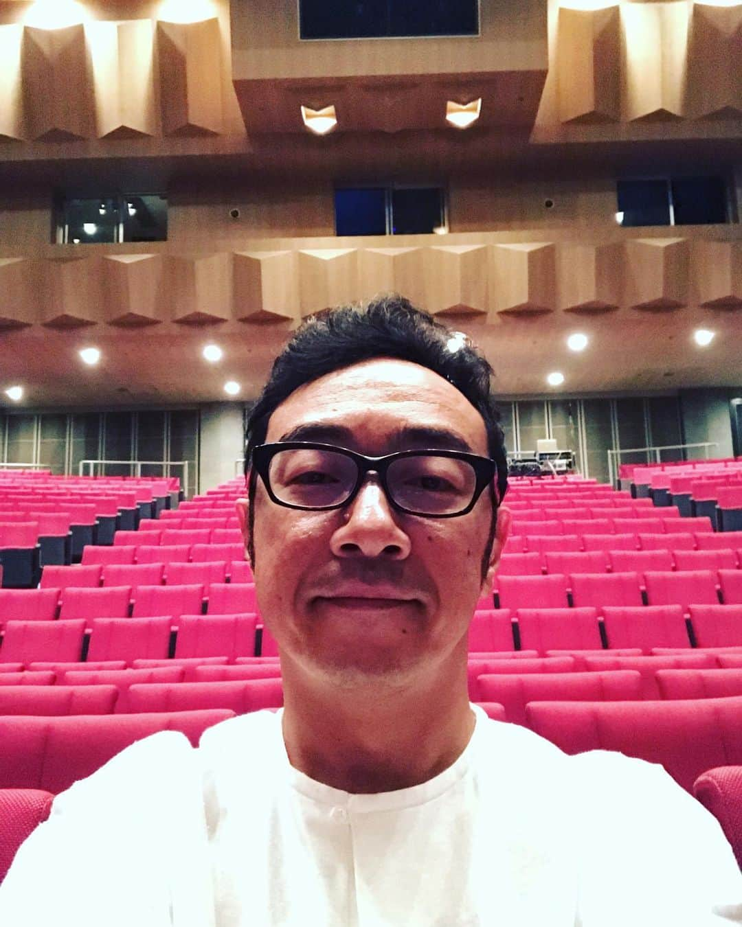 角田晃広さんのインスタグラム写真 - (角田晃広Instagram)「静岡公演初日終了！ 明日は2公演。早く寝ないと。  #東京03#人間味風#浜松市福祉交流センター」9月22日 0時32分 - akihiro_kakuta