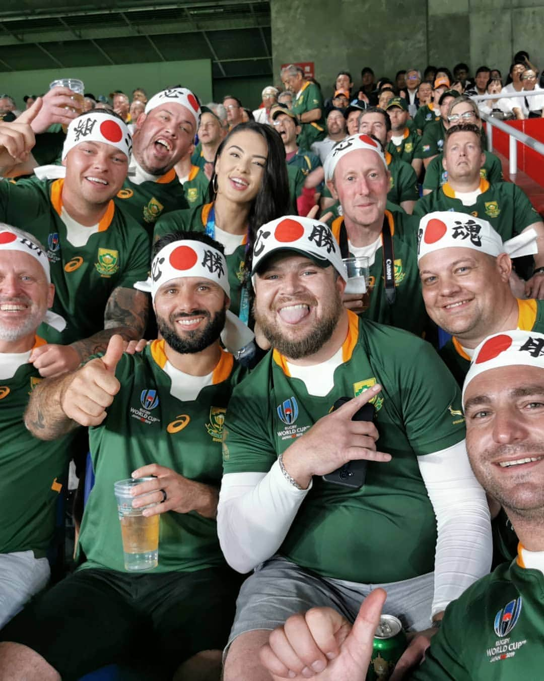 平山ララさんのインスタグラム写真 - (平山ララInstagram)「It wasn't the result we had hoped for but non the less, South Africans were in full force and brought all the gees! Being in that stadium tonight was special. So proud of our boys regardless, lots of work to do before the next game and they need our love and support more than ever❤️🙏🇿🇦🏉 Congrats to the Kiwis, let's hope this was just a dress rehearsal for the final... 👏👏👏👏 #rwc2019 #rugbyworldcup2019 #NZLvRSA @SuperSportTV」9月22日 0時39分 - lalla_hirayama