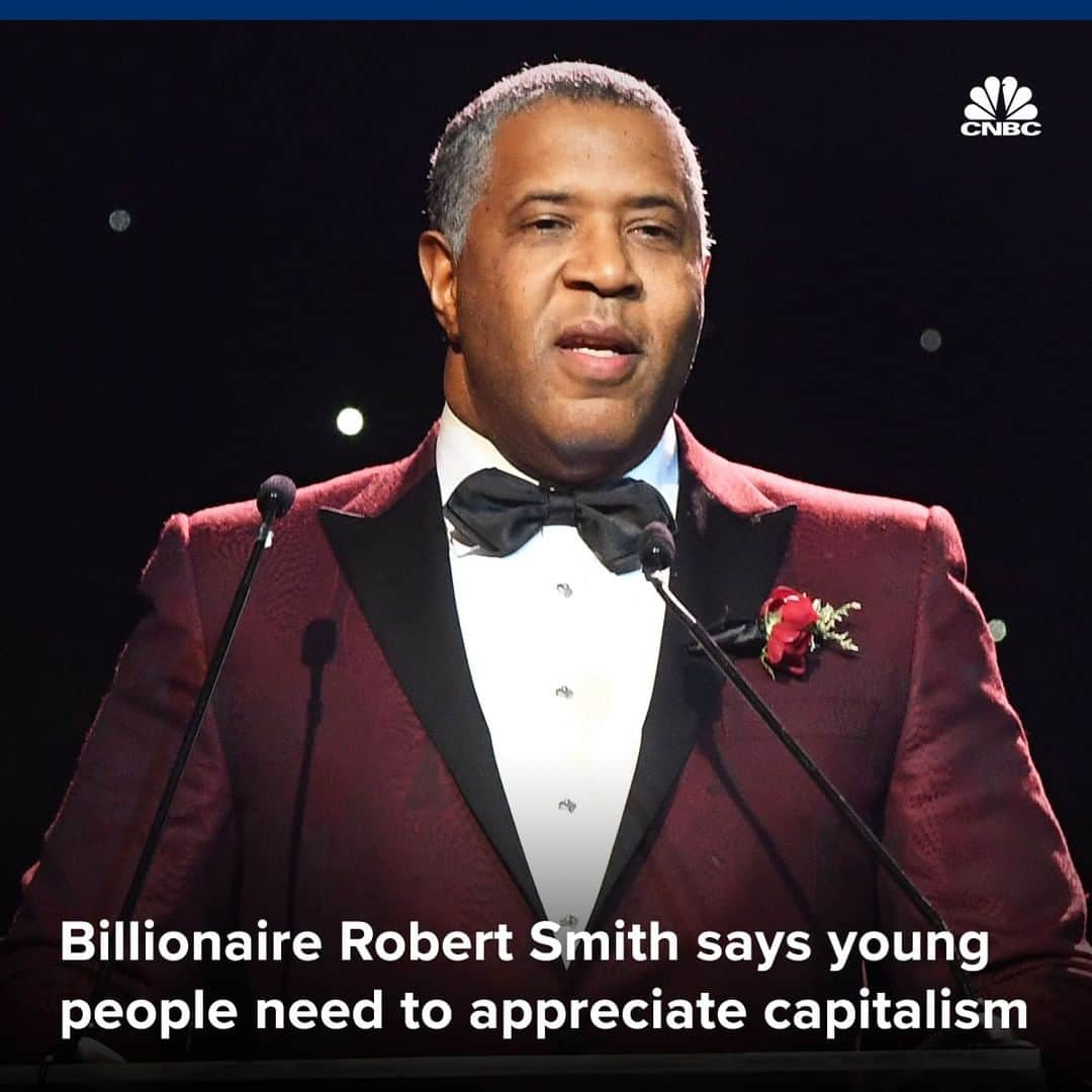 CNBCさんのインスタグラム写真 - (CNBCInstagram)「“That’s the message of America.”⁠ ⁠ Billionaire investor Robert Smith (who is best known for offering to pay off the student loan debt of more than 300 students at Morehouse College) said young Americans need a better understanding and appreciation of capitalism.⁠ ⁠ Smith’s comments come as wealth and success fall under attack on the Democratic campaign trail.⁠ ⁠ Smith, who was in New York to attend the IPO of software company Ping Identity, said entrepreneurial stories like that of Ping and its founder are what define America.⁠ ⁠ But the younger generation doesn’t seem to agree with the billionaire. According to a recent poll, half of millennials and Gen Z said they would prefer to live in a socialist country.⁠ ⁠ Think he’s right? Should the younger generation appreciate capitalism?⁠ ⁠ For more details, visit the link in bio.」9月22日 1時00分 - cnbc