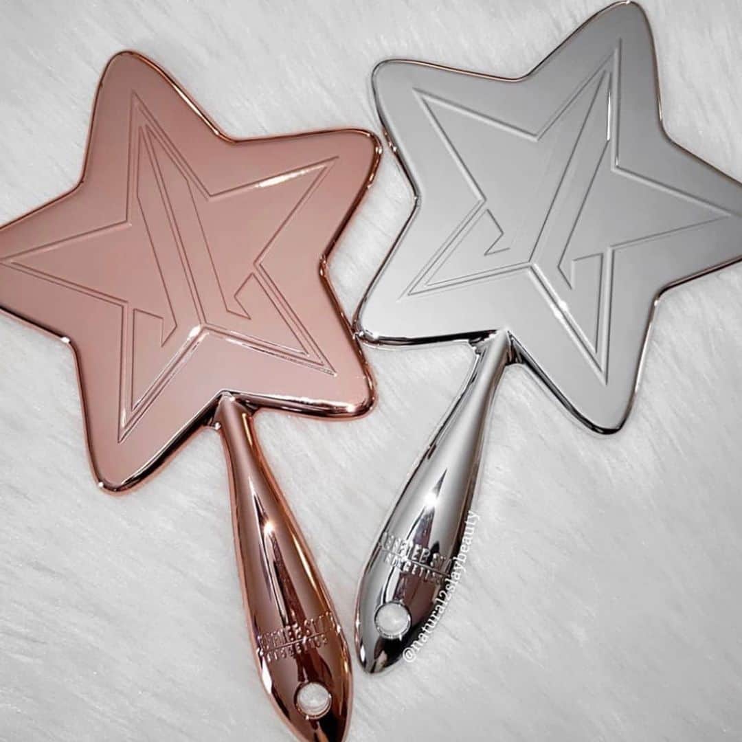 Jeffree Star Cosmeticsさんのインスタグラム写真 - (Jeffree Star CosmeticsInstagram)「WELCOME TO THE FAMILY🤩 Shop our BRAND NEW Fall Chrome #STARMIRROR collection now🍂🍁 Photo by our fav girl @natural2slaybeauty 💖 #jeffreestarcosmetics」9月22日 2時00分 - jeffreestarcosmetics