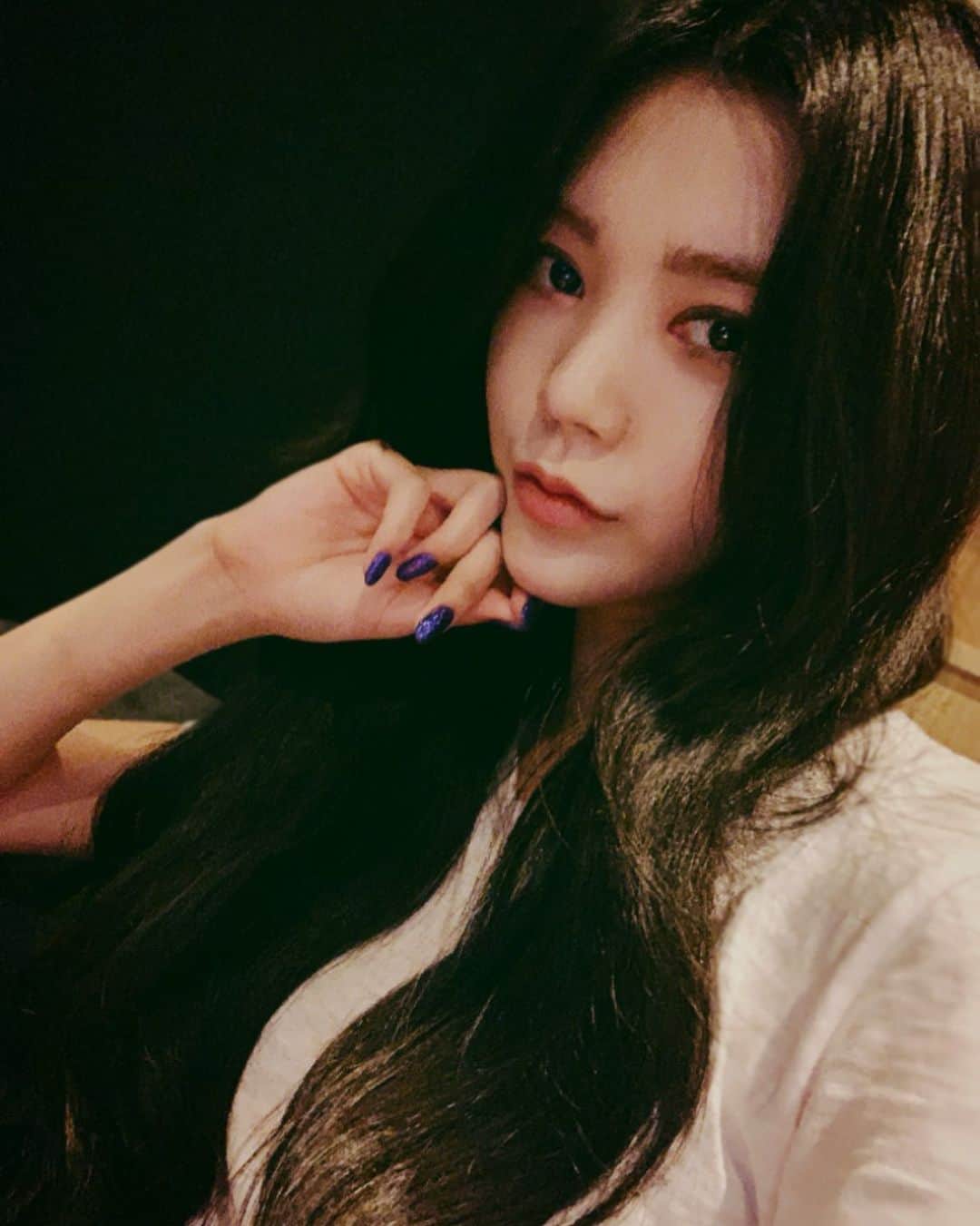 リジ のインスタグラム：「🖤」