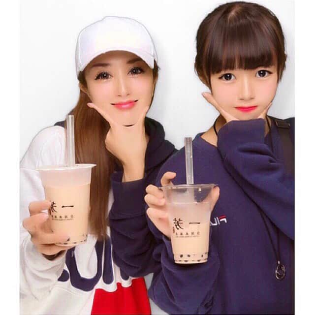 渡邊水希さんのインスタグラム写真 - (渡邊水希Instagram)「↩︎↩︎↩︎↩︎✖︎4📸 She is a good sister of mine of more than 17 years. She child is now in  junior high school students grade. My sister glad that seem to be enjoying school. #もう17年位の付き合いの姉 #結衣が産まれる前から気がつけば結衣は中2 #時々結衣と姉妹大喧嘩するほど仲良し #爆笑😂😂 #myfamily #最近の嬉しいお知らせ #中学生活が楽しいみたいで良かった #プリクラ目がデカすぎて怖い  #でもまた次回撮る #大人気 #veryfamous  #tiktoker #youtuber  #かずゆい #かずゆいチャンネル #リバティタウン」9月22日 2時10分 - mizuki__watanabe