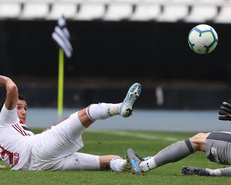 São Paulo FCさんのインスタグラム写真 - (São Paulo FCInstagram)「Quando o esforço é recompensado! #VamosSãoPaulo 🇾🇪 ⠀⠀⠀⠀⠀⠀⠀⠀⠀ 📸 Rubens Chiri / saopaulofc.net」9月22日 2時40分 - saopaulofc