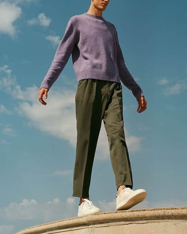 MR PORTERのインスタグラム：「It's never to early to start investing in winter knits. Our top tip? Add some colour. - Head to the link in bio to discover the knits we can't wait to wear. #MRPORTER」