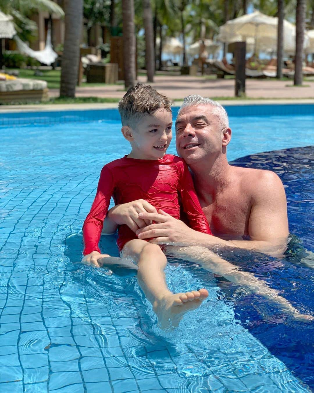 Ana Hickmannさんのインスタグラム写真 - (Ana HickmannInstagram)「My boys ❤️💙 @alewin71 #familia #gaidavaicasar @carmelcumbuco @egroup_hotels @calderonjornalista」9月22日 3時15分 - ahickmann