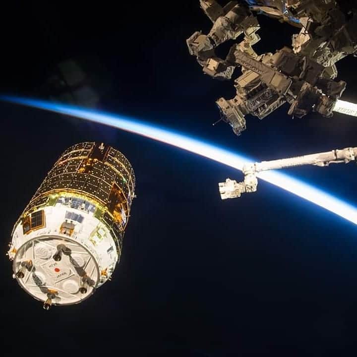 国際宇宙ステーションさんのインスタグラム写真 - (国際宇宙ステーションInstagram)「JAXA (Japan Aerospace Exploration Agency) has moved the launch of its HTV-8 cargo craft to resupply the space station to Tuesday at 12:05 p.m. EDT. NASA TV will begin its live coverage at 11:30 a.m.  #nasa #jaxa #csa #unitedstates #japan #canada  #kounotori #international #space #station」9月22日 3時42分 - iss