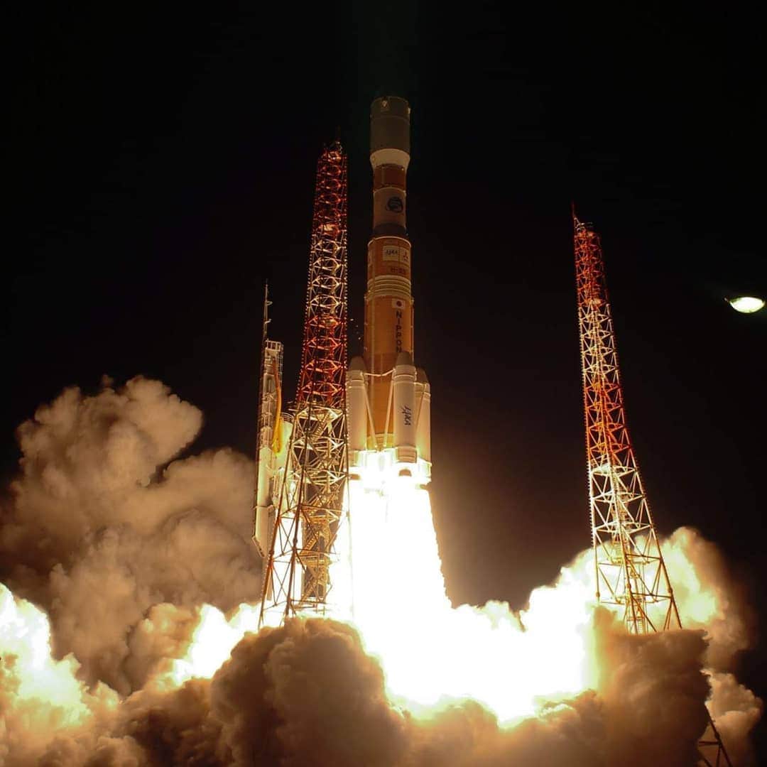のインスタグラム：「JAXA (Japan Aerospace Exploration Agency) has moved the launch of its HTV-8 cargo craft to resupply the space station to Tuesday at 12:05 p.m. EDT. NASA TV will begin its live coverage at 11:30 a.m.  #nasa #jaxa #csa #unitedstates #japan #canada  #kounotori #international #space #station」