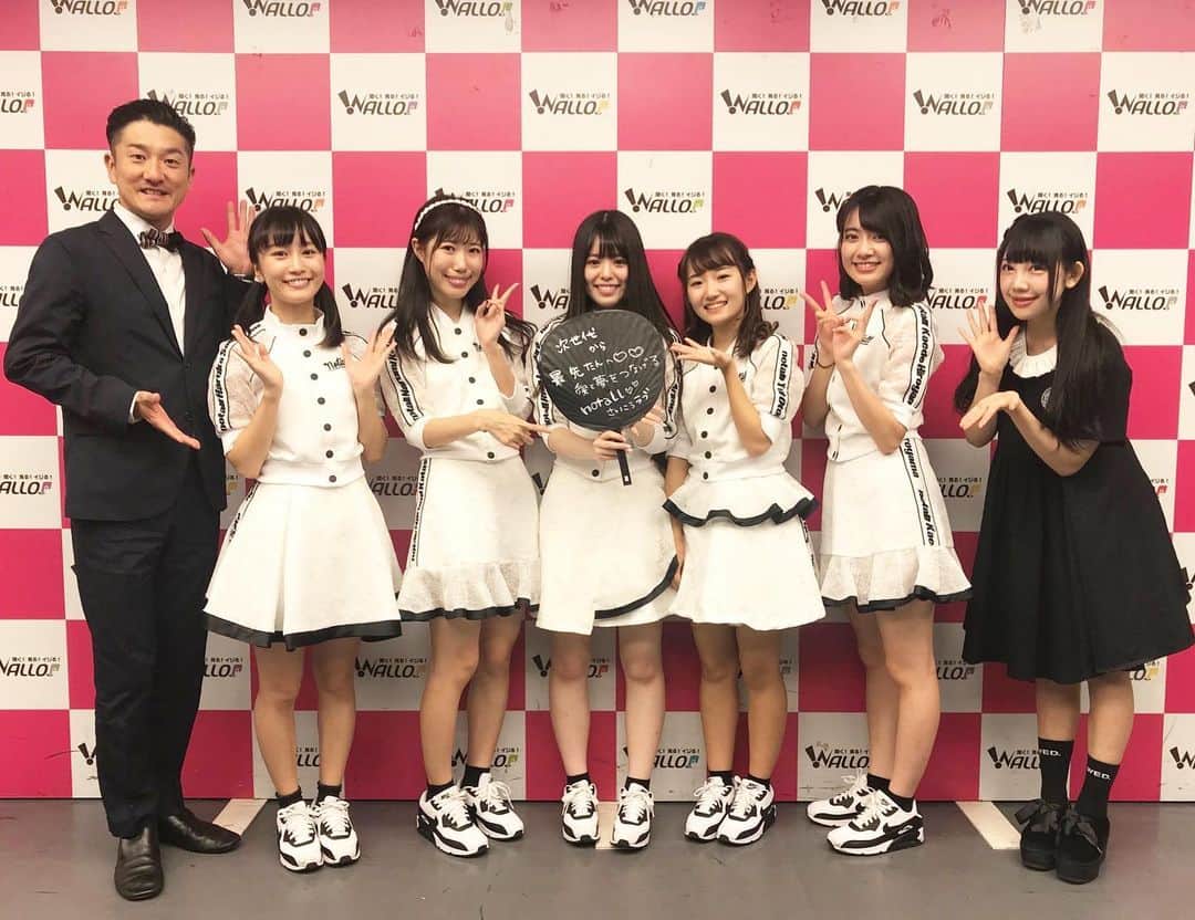 菊地智義さんのインスタグラム写真 - (菊地智義Instagram)「『ちゃんもも◎のうれドキ！』 やっぱりトークもライブもしっかりしてる！ 新メンバーも期待値が高い。 時代が追いついて来たってことはこれからが勝負でしょ！ 皆さんありがとうございました。 #うれドキ #アイドル情報バラエティー #notall #ちゃんもも #大桃子サンライズ #バンドじゃないもん #MAXXNAKAYOSHI #バンもん #アイドル #idol #WALLOP #ワロップ #ニコ生 #キクチウソツカナイ #おじき」9月22日 3時59分 - potatokikuchi2