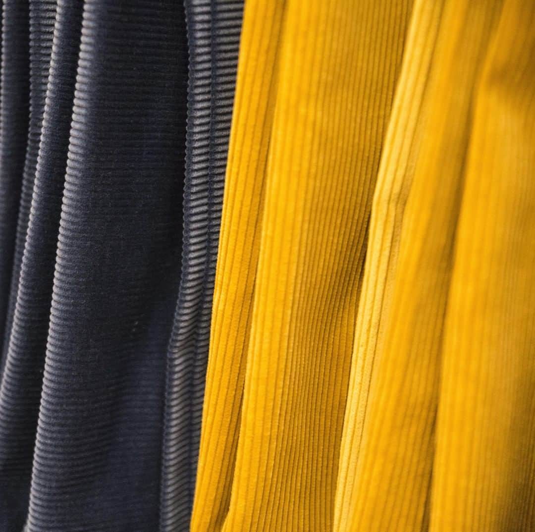 ターンブル&アッサーさんのインスタグラム写真 - (ターンブル&アッサーInstagram)「Whether your style choices are subtle or bold, our range of new seasonal trousers and tailoring will be sure to cater to you. Explore the collection in-store on Jermyn Street or online. #turnbullandasser #turnbull_asser #shirtmaker #jermynstreet #menswear #fashion #newyork #craftsmanship #london #royalwarrant #giftsforhim #heritagebrand #britishheritage」9月22日 4時01分 - turnbull_asser