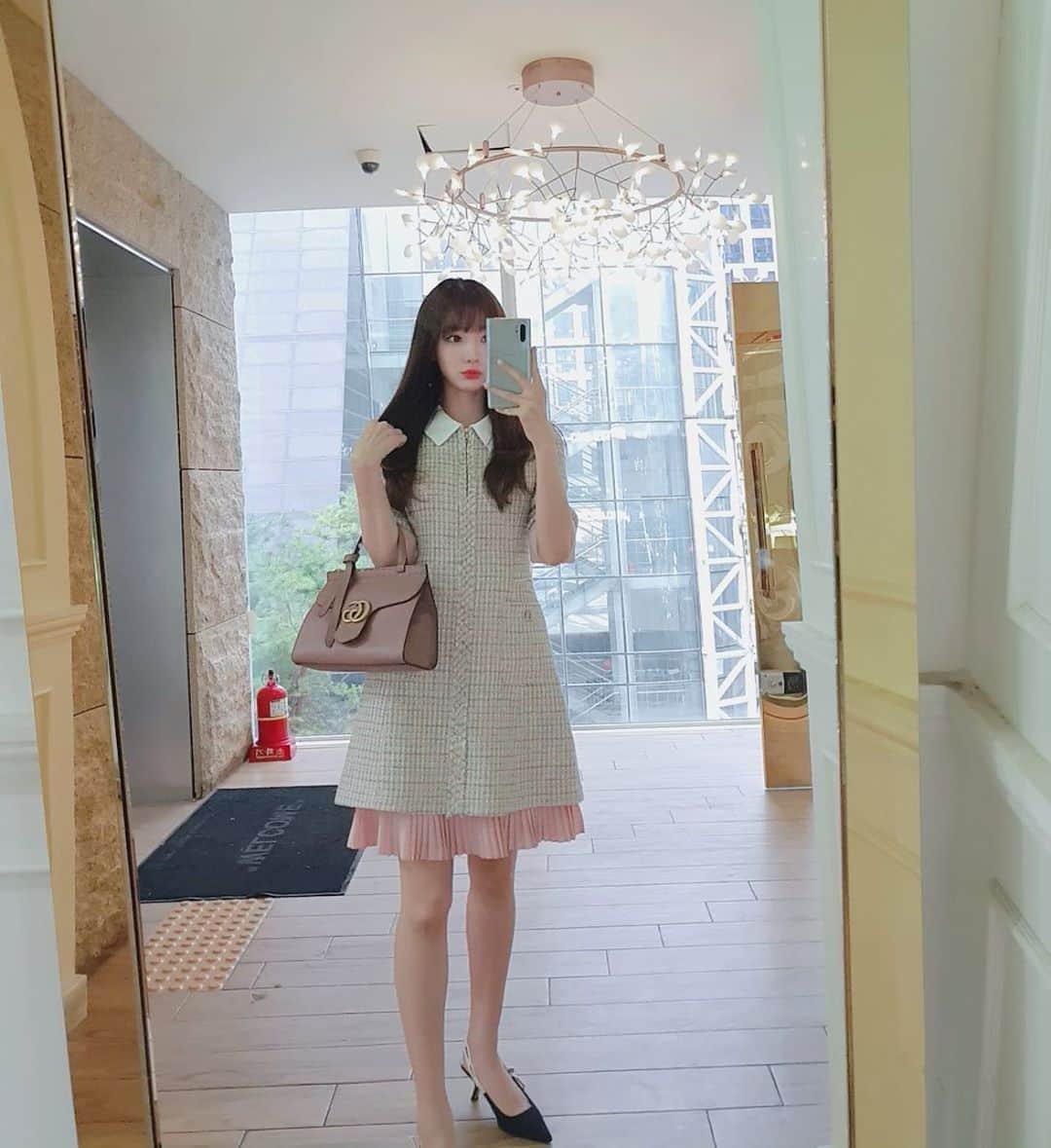 ミンヒ のインスタグラム：「어엄~~~~~청 오랜만에 인스타 옵뎃✨」