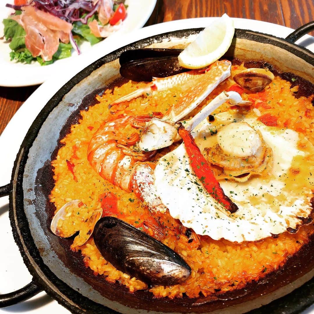 のインスタグラム：「📍Bar Espanol LA BODEGA﻿ ﻿ ランチ〜🥘﻿ 時々パエリア無性に食べたくなる！﻿ ﻿ 魚介たっぷりで美味しかった〜😋﻿ ﻿ ﻿ ﻿ #トーキョーミント #tokyomintoo #ミントアンバサダー  #東カレ倶楽部 #lunch #ランチ #パエリア #グルメ  #gourmet  #渋谷 #instafood #yum #yummy #yumyum #delicious #eat #food #foodporn #sharefood #shibuya #paella #delicious #eating #foodpic #foodpics #いいね返し #hungry #foodgasm #instafood ﻿ #foodie」