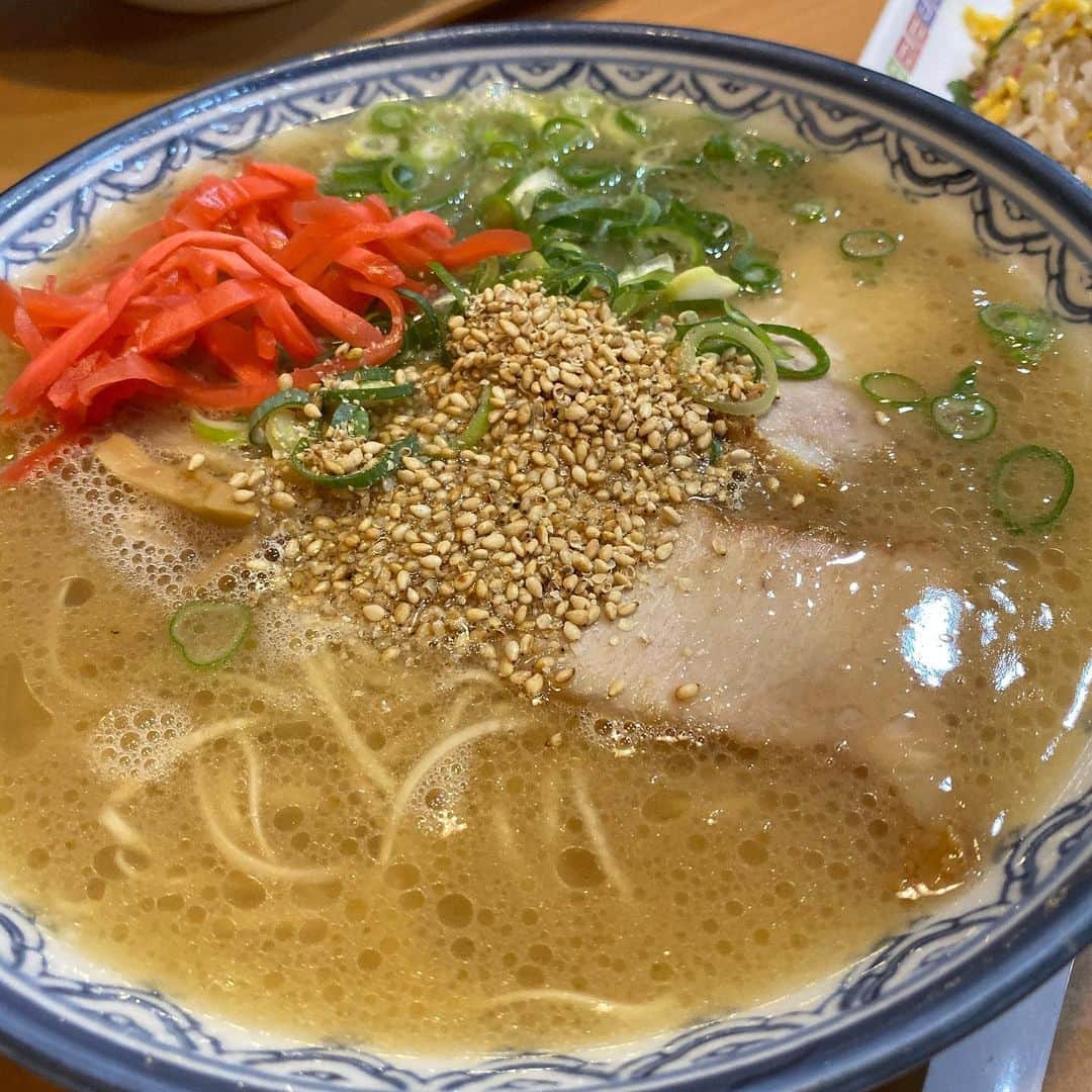 栗田善太郎のインスタグラム：「元祖赤のれん節ちゃん 野間店に久しぶりに。」