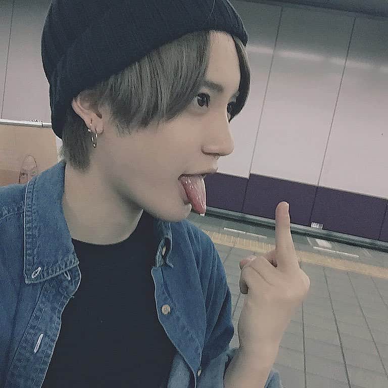やっぴのインスタグラム：「🤦‍♂️」