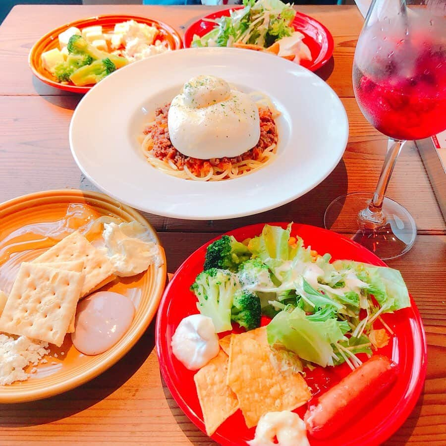 結城明日翔さんのインスタグラム写真 - (結城明日翔Instagram)「* 優ちゃんとランチ♥️♥️ 雨でビアガーデン行けへんくなって 急遽来たお店やったけど チーズ食べ放題で幸せやった( ⸝⸝⸝ᵒ̴̶̷ωᵒ̴̶̷⸝⸝⸝)♡ * #グッドスプーン #チーズ #チーズ食べ放題 #ランチ #大阪ランチ #なんばcity #難波グルメ #おいしい #チーズ大好き  #goodspoon #cheese #🧀 #lunch #foodstagram」9月22日 14時22分 - yuki_asuka_