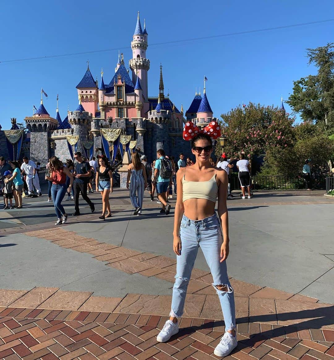 サラ・サンパイオさんのインスタグラム写真 - (サラ・サンパイオInstagram)「Truly the happiest place on earth! 🤗🤗 @disneyland #disneyland #happiestplace」9月22日 14時39分 - sarasampaio