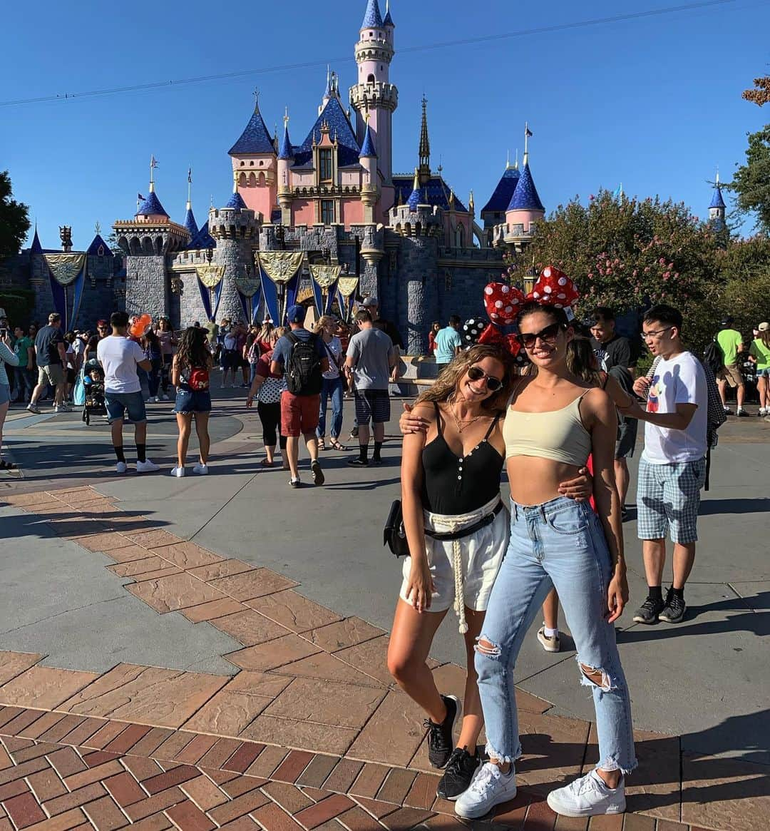 サラ・サンパイオさんのインスタグラム写真 - (サラ・サンパイオInstagram)「Truly the happiest place on earth! 🤗🤗 @disneyland #disneyland #happiestplace」9月22日 14時39分 - sarasampaio