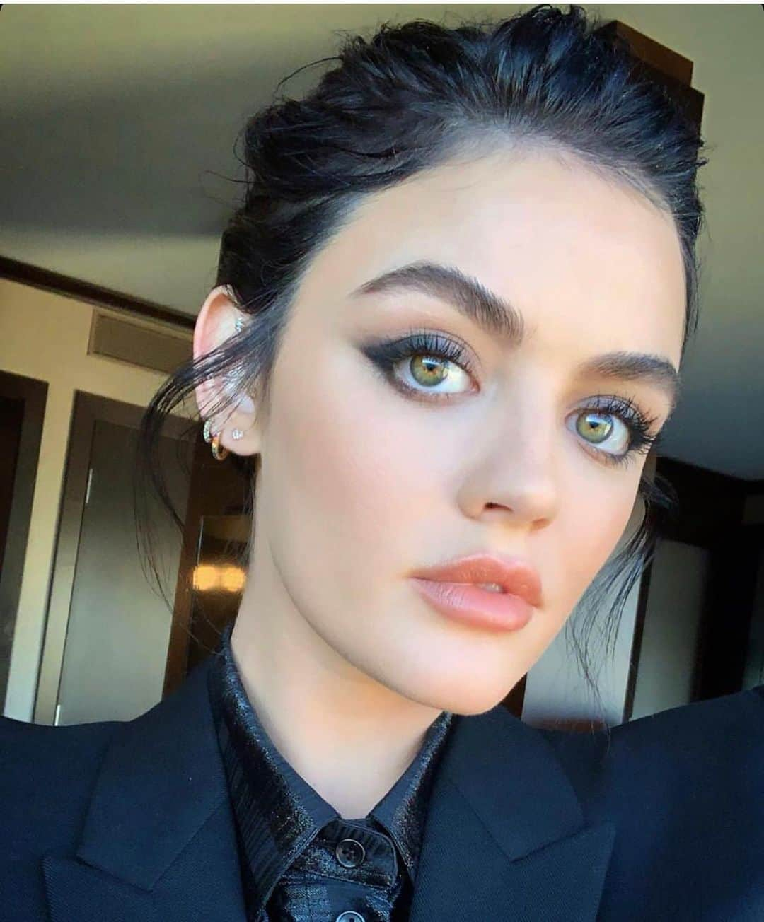 ルーシー・ヘイルさんのインスタグラム写真 - (ルーシー・ヘイルInstagram)「iheart 🖤 @kdeenihan / @laurapolko」9月22日 14時46分 - lucyhale