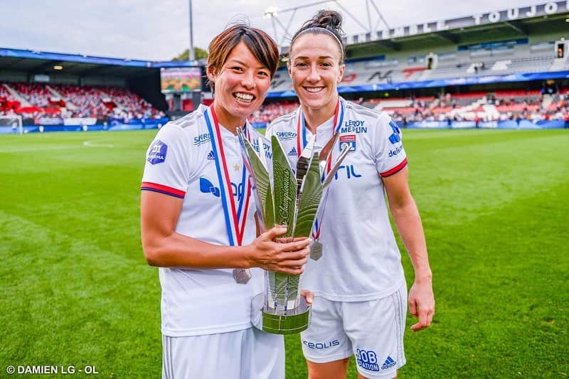 熊谷紗希さんのインスタグラム写真 - (熊谷紗希Instagram)「Le premier Trophée de Championnes 🏆 Bravo la team @ol 🔴🔵 個人的には、とてつもなく不甲斐なくて悔しさしかないですが、頼もしい仲間たちのおかげで優勝できました🏆 またここから出直して、また頑張ります💪🏻 #仲間に感謝#MerciBeaucoup 📸 @damienlgphoto」9月22日 6時04分 - kumagai1017