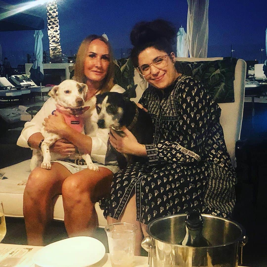 JessRonaGroomingさんのインスタグラム写真 - (JessRonaGroomingInstagram)「I met Chrissy Beckles of @thesatoproject !!! Some of you may not know but my dog Chupie is a Sato (Puerto Rican street dog). She’s such a special creature. We call her a space deer. If you wana learn more about Satos, head over to @thesatoproject to learn more about their heroic work. ❤️」9月22日 6時23分 - jessronagrooming