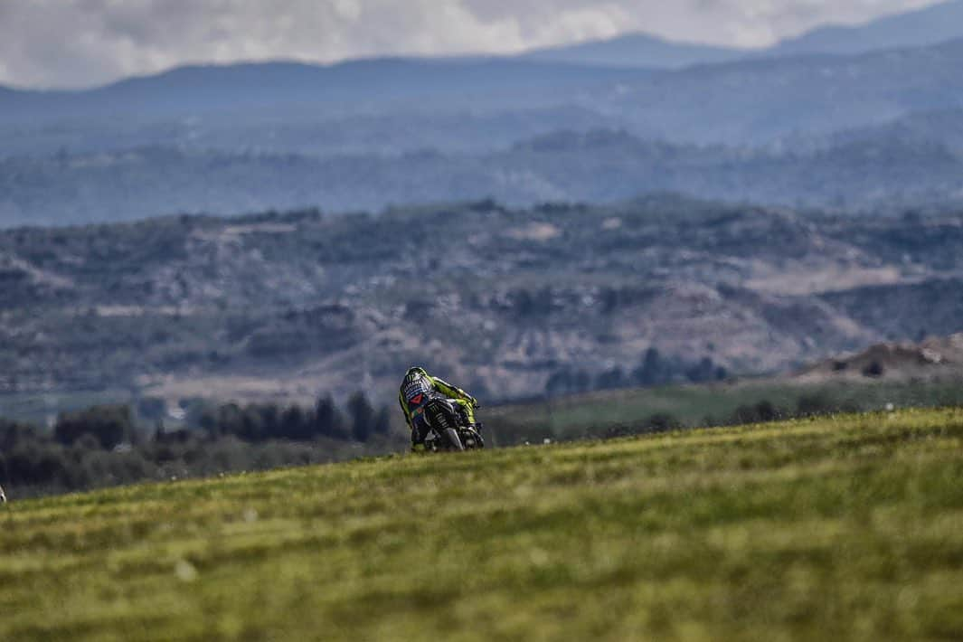 バレンティーノ・ロッシさんのインスタグラム写真 - (バレンティーノ・ロッシInstagram)「Motorland de Aragon,Spain Saturday,official practice 📸 @falex79 @gigisoldano @jesusrobledo」9月22日 6時19分 - valeyellow46