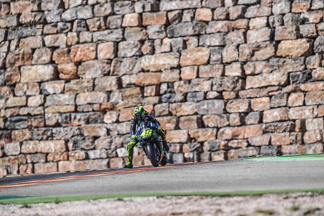 バレンティーノ・ロッシさんのインスタグラム写真 - (バレンティーノ・ロッシInstagram)「Motorland de Aragon,Spain Saturday,official practice 📸 @falex79 @gigisoldano @jesusrobledo」9月22日 6時19分 - valeyellow46