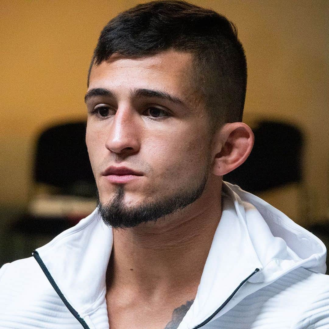 UFCさんのインスタグラム写真 - (UFCInstagram)「@SergioPettis makes the walk again in Mexico in moments 🇲🇽 #UFCMexico」9月22日 6時28分 - ufc