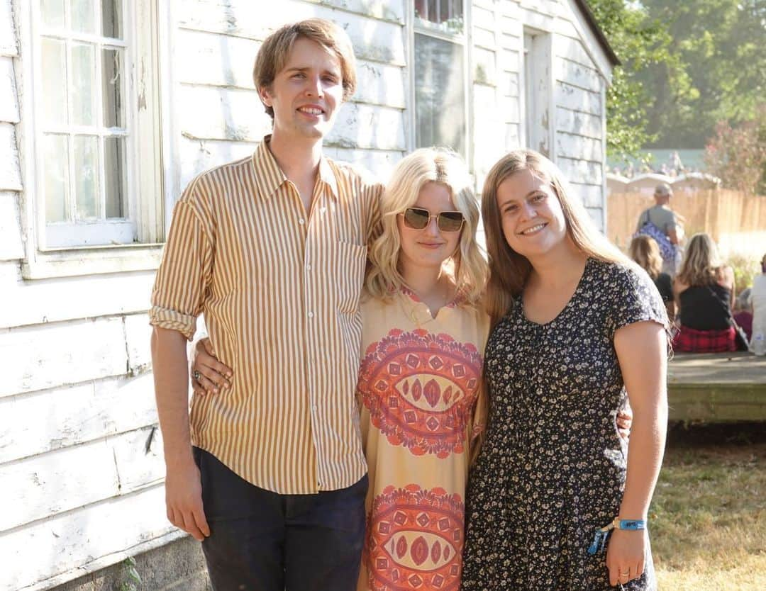 ASCAPさんのインスタグラム写真 - (ASCAPInstagram)「Anyone else create music with their family? Cousins @kacyandclayton doing their thing at #PilgrimageFestival 👌 pic by @edrode」9月22日 6時30分 - ascap